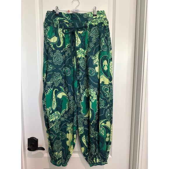 MSRP 110 NWOT Free People paisley print balloon pants Size XS-S | SAME DAY SHIP - Picture 3 of 5